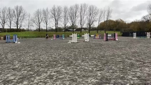 to say the least summer was one crazy pony YESTERDAY 🙈 she was really strong and it felt like I had no control however I was really proud of her! in the 50 she had one stop at number 7 and in the 60 she had a run out at number 4 and 11-she was looking at the joker fence 🙈 i definitely wasnt riding my best as i was just hoping ti stay on but nonetheless I was pleased with her as she is still learning and a baby 💛 thankyou @Lily-lou Hanmore and @lilyhanmore4 for letting me ride her 💛