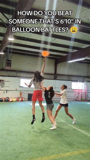 Endunamoo S&C, LLC on Instagram: "FIX YOUR JUMP 💥 before you perform Max effort jumps you should consider proprioceptive ones. balloon battle is a great way to start a session that focuses on explosiveness. For this drill athletes have to jump, bump, and deal with their teammates while trying to get touches on an awkward balloon. As the balloon twists and falls down they have to jump and deal with their environments which means they cannot maximally move. that makes this a great warm up before 