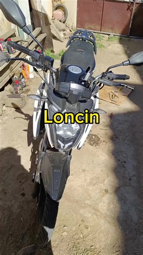 hoy me trajeron está loncin CR3 200cc que presentaba lentitud para encender, entro a mantenimiento y se le reviso los rodamientos ya que muchos talleres usan grasas de mala calidad y mi intuición no sé equivocó se le limpiaron todos los rodamientos y se lubrico con grasa especial para rodamientos, también se hizo la verificación del carburador y se le realizó una limpieza profunda con producto especial para carburador, se le verifico la bujía y se ajusto los balancines. #taller #mantenimiento #l