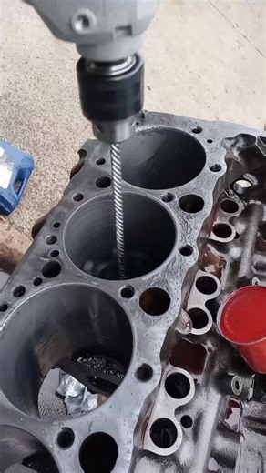 Honing a 45-Degree Crosshatch with Flexhone Technique