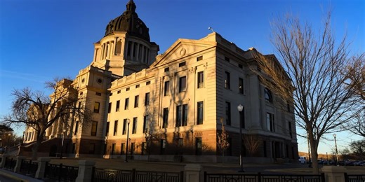 South Dakota Senate approves solid-color license plate option