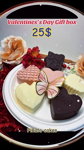 These mini heart piñata cakes with different colors and chocolates is simply precious & perfect for a Valentine’s Day gift box! You can combine these mini piñata cakes with one big piñata cake and make your gift box! #bramptonbaker#bramptonegglessbakery#cakelovers#chocolate#chocolatelover#piñata#pinatacakes#smashthecake#smashcake#bakersgonnabake#baker#hammercake #valentinesdaycake#valentinesdaygift#bentocake#bentobox