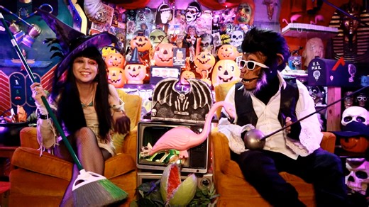 HAPPY HALLOWEEN! Video Greetings! | The Mummy and the Monkey