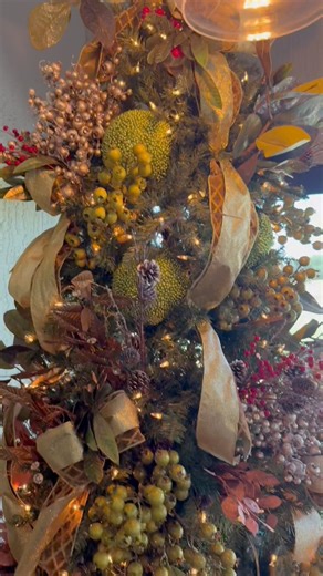 Take a look at my first tree of the season. Isn’t she magnificent? What do you think about a tree with no ornaments? #christmastreedecorating | Restored Home Services