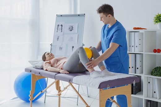 VRを利用してリハビリをもっと効率的に！VRをリハビリに導入するメリット・デメリットも合わせて解説 | Spacely Tips