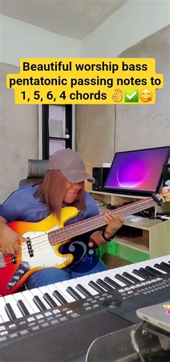 Beautiful worship bass pentatonic passing notes to 1, 5, 6, 4 chords 👌✅😋 #shorts