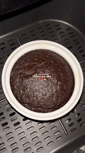 shivangi pithisaria on Instagram: "10 min single serve choco lava cake: made with just 6 ingredients, airfried and so so good  recipe: https://shivangikooks.com/single-serve-choco-lava-cake/ or comment “lava” to get the full recipe in your dms ♡ { choco lava cake , chocolate , cake , lava cake , aesthetic , eggless , airfryer cake , airfryer recipe , cake , single serve , 10 min , so so good , dessert , vegetarian }"