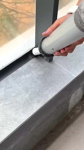 1.4M views · 2.3K reactions | Sealing floor-to-ceiling windows with silicone sealant process . . . . #diy #handmade #art #homedecor #n #design #craft #doityourself #love #woodworking #crafts #home #interiordesign #diyprojects #homemade #decor #diyhomedecor #wood #creative #sewing #instagood #d #fashion #diycrafts #interior #smallbusiness #diyproject #handmadewithlove #artist #crafting | Leon Watson | Facebook