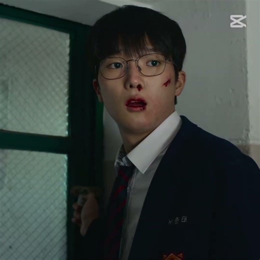 most characters with best aura in weak hero class 2