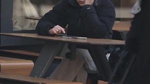 Et si l'on interdisait les réseaux sociaux aux moins de 16 ans ? - Mise au point - Play RTS