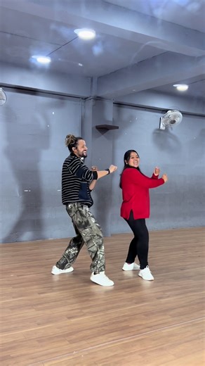 মেরা কাঙ্গেনা নাচ Tutorial: সহজ Dance Steps