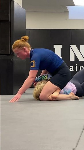 Mounted Triangle Choke #livegrappling