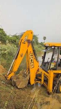 JCB 3DX GOING TO WORKING FIELD