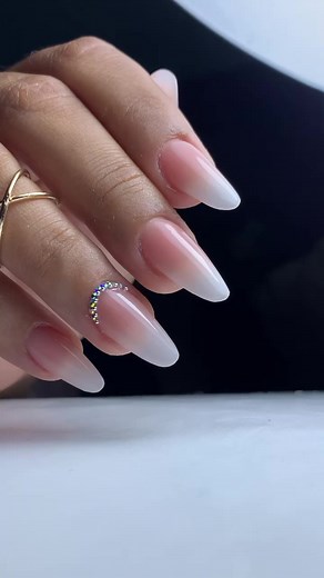 Stunning Almond-Shaped Gradient Nails Showcase