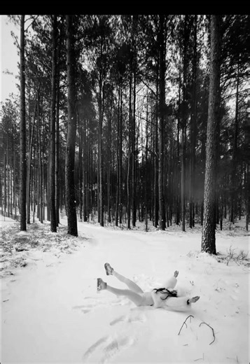 That’s why glut day is nonnegotiable 😂 🍑 #glutes #winterfun #snow