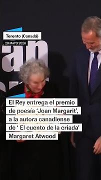 FELIPE VI presents POETRY AWARD to the author of "THE HANDMAID'S TALE" #shorts