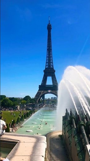 📍🇫🇷 #Trocadero in #Paris 🌺The famous Jardins du Trocadéro a Parisian winter wonderland! #Travel