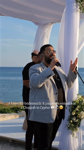 Serge | Jewish Wedding Singer on Instagram: "Pure emotion under the Cypriot sky 🇨🇾✨ As family, bridesmaids and page boys walked towards the chuppah, Teffilat Kallah by Shwekey filled the air. A prayer, a melody, a moment to remember. 🙏 . Mazel tov Dan & Sarah 🤍 . 🎹 @joshplaysthepiano 🎷 @ioramlinker 📋 @kai_wedding_planners #Chuppah #JewishWedding #TeffilatKallah #CyprusWedding #UnderTheChuppah #ChuppahMoment #ChuppahVibes #DestinationWedding