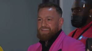 "I don't even know the guy, to be honest with you," were the words with which the Irishman described his run-in with the controversial Machine Gun Kelly. It's not the first time the American musician has been in the eye of the storm. From a run-in with Eminem to insulting his fans, Colson Baker has always been the talk of the town. Subscribe for more https://bit.ly/yt-upsoclicons | Icons