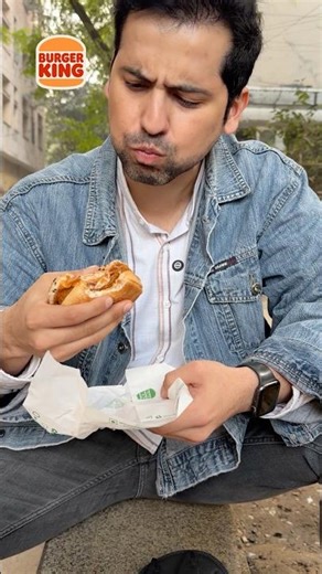 Rating cheapest burger 🍔 of all fast food brands 🍔🍔🍔🍔 || Mcd, burger king 👑