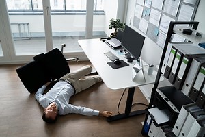 First Aid: what to do when someone passes out | Emergency Live