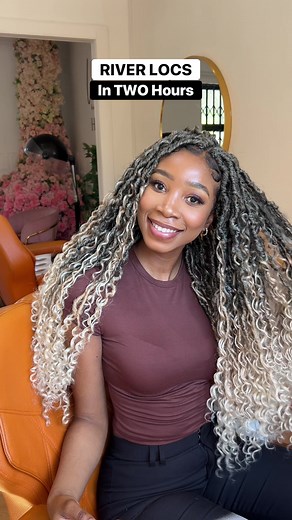 Book Your Appointment at Our Natural Hair Salon