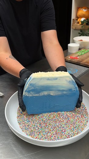 Fish Tank Cake! Baked for deep-sea dreamers 🌊🐟 #fblifestyle | Chefclub Network