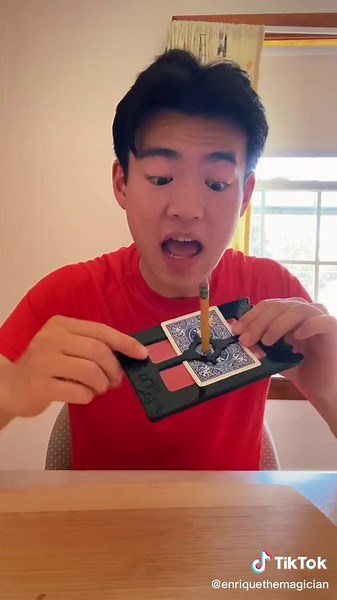 How does this window work? Unbelievable optical illusion!