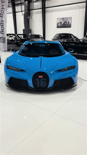 Bugatti Chiron Super Sport Features and Specs