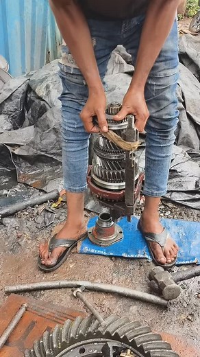 1.5K views | ZF Bs4 gearbox repairing #automobile #machinist #shortvideos #viralvideos #shorts #viral #shortsfeed | Shoaib Akhtar | Facebook