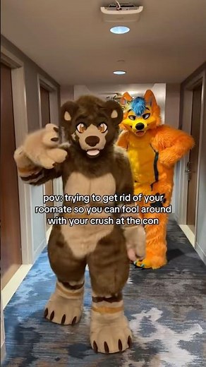 furry conventions be like: 🤣🤣🤣