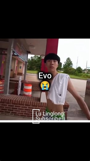 Bro is Stressed lol 😭😭#helpmemakethismakesense #clashroyale