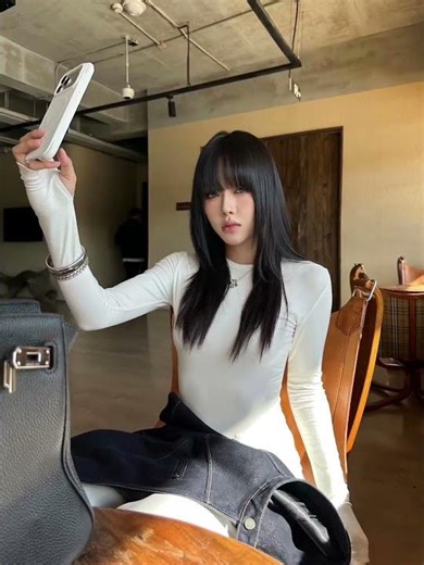 Unleash Your Energy: Ultimate Poses for Vibrant Photos