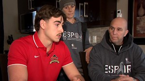 164K views · 1.5K reactions | Un joueur de football du Rouge et Or lance un cri du coeur pour son père gravement malade. Mathis Paquet qui est un joueur de première année a lancé un go fund me pour aider son père à se doter d'un appareil qui pourrait ralentir un cancer agressif du cerveau et un moyen de prolonger son espérance de vie. | Stéphane Turcot | Facebook