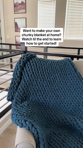Learn how to make chunky blankets for your own home or holiday gifts! #chunkyblankettutorial #handknitblanket #falldecor #handknit #diyhomedecor #etsycreatorco #chenilleblanket #chunkyknitblanket #handmadeblanket #fingerknittingtutorial #holidaygiftguide #holidaygifts #fyp | WildlyWoven