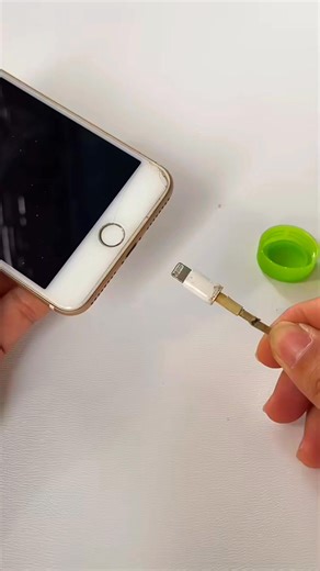 2K views | A great tip to repair a phone charging cable. #diy #viralvideoシ #fyp #tips #homedecor #Amazing #usa #crafts #electricians #diy | Vanke Bulb | Facebook