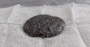 How to Make a Charcoal Poultice: Step-By-Step Instructions