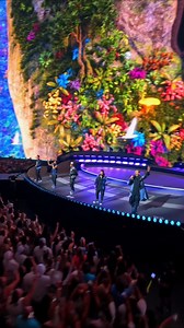 Let us show you the shape of our hearts 🫶🫶🫶🫶🫶 🎥: Fly By Chicago & Jay Christensen | Backstreet Boys