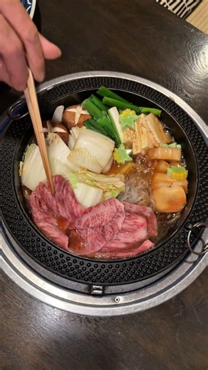 風情ある和空間で贅沢な『すき焼き』時間をリーズナブルに楽しめる【すき焼き 肉のひろ重】