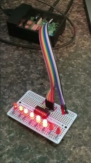Flowing Water LEDs Raspberry Pi with 74595 chip