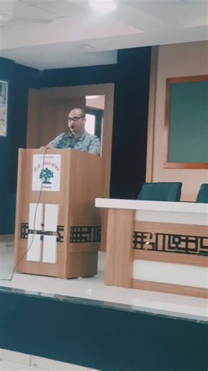 Live Fish Factory - Biofloc Fish Farming on Instagram: "ज्या शिक्षण संस्थेने आम्हाला घडवलं, त्याच संस्थेत आज विद्यार्थ्यांना आणि आजूबाजूच्या शेतकऱ्यांना कागदी नव्हे तर प्रॅक्टिकल मत्स्यपालन समजावून सांगण्याची संधी मिळणं—याहून मोठं validation काय असू शकतं? रयत शिक्षण संस्थेचं डी. पी. भोसले कॉलेज, कोरेगाव येथे मत्स्यशेतीवर निर्णय कसे घ्यायचे, अडचणी आल्या तर दिशा कशी ठरवायची आणि प्रत्यक्ष शेतकऱ्याच्या परिस्थितीत काय काम करतं हे स्पष्टपणे मांडलं; कारण शेतकऱ्याला सल्ला नव्हे तर योग्य मार्गदर्शन लागतं