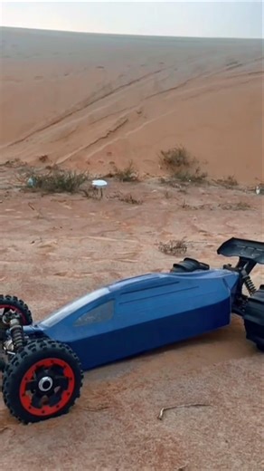 1/4 Scale off-road Custom RC Car action on desert. #rccars #remotecontrolcars #rc