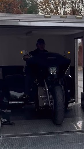 Had a really awesome visit from @bosshosscycles showing off their fully dressed Boss Hoss Dragon trike, featuring our 454ci LSX. Laying down 550 wheel #horsepower and only weighing 1,700lbs, this beast is a rocket. The boss man was smiling ear to ear on a quick test ride. . . #engine #lsswap #lsnation #lsx #lsxswap #v8 #bosshoss #lsswaptheworld | Golen Engine