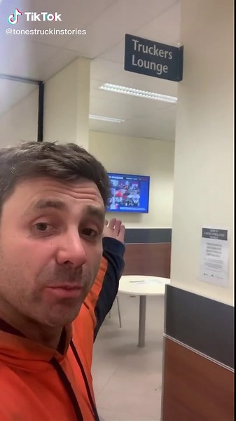 Welcome to the truckers lounge.￼ #truckers #trucking #washing #howdelightful #delightful #TodayILearned