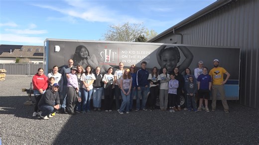 Exchange students volunteer to benefit the community