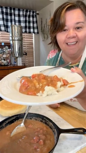 276K views · 6.2K reactions | Tomato gravy! Who loves it? Here's a throwback video to an old southern recipe! Get free recipes and Missy's cookbooks on her website available here: https://missyjones.com/ | Mountain Cookin’ with Missy | Facebook