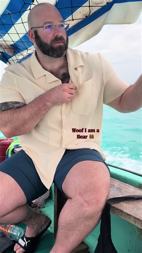 Bear on the water 🐻