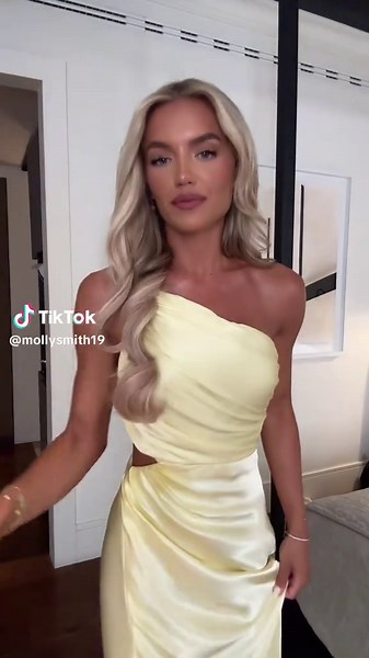 Bridesmaid duties 🥹🤍 #fyp #bridesmaid | bridesmaid