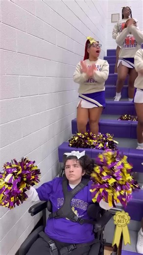 Major shout out to Batesburg-Leesville Panthers Cheerleaders for the inclusivity 💜💛