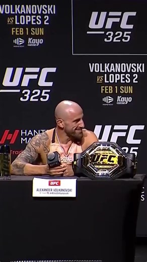 Александр Волкановски оценил по достоинству прическу Диего Лопеса на пресс-конференция #UFC325 🇲🇽🇧🇷 ➡️ Подпишись на наш YouTube: @tacticpromotion - чтобы следить за свежими новостями и анонсами! (ссылка в шапке профиля) #TACTIC #AlexanderVolkanovski #DiegoLopes #Serenade